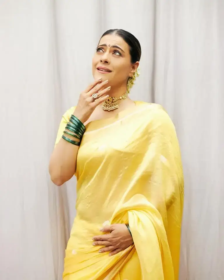 INDIAN ACTRESS KAJOL DEVGAN IN YELLOW SAREE 2